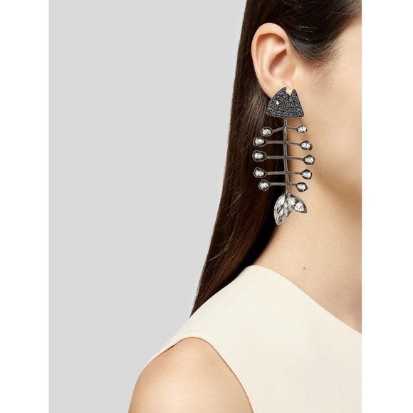 NWT Tory Burch Embellished Fish Mismatched Earring, Antique Silver/Crystal - Picture 5 of 6